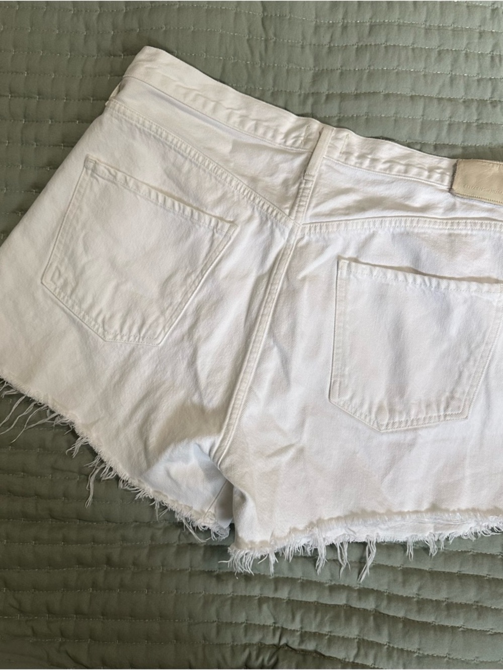 Citizens of Humanity Marlow Shorts Size 32 White Denim Raw Hem